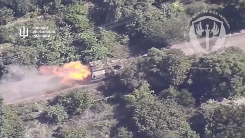 Russian Self-Propelled Heavy Gun Engulfed in Flames Keeps Going