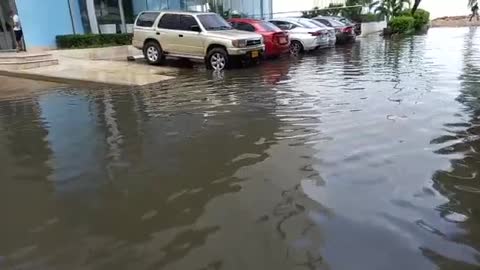 Inundaciones en el Laguito tras fuertes lluvias