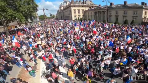 Que Dieu bénisse le peuple français, Stop au mandat vaccinal.