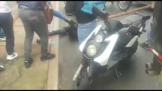 Moto quemada en el Centro de Bucaramanga