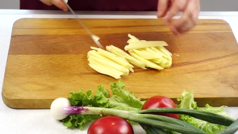 Slicing potatoes