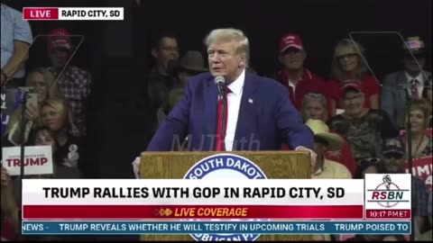 Donald Trump makes fun of the Reeeeee thing 😁🤣🤣🤣