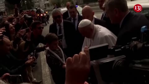 MOMENT: Pope Francis leaves hospital, saying 'I'm still alive'