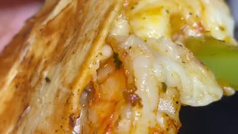 Irresistible Jumbo Shrimp Quesadilla Recipe | Taco Tuesday Delight! 🦐🌮 Low Carb & Delicious!