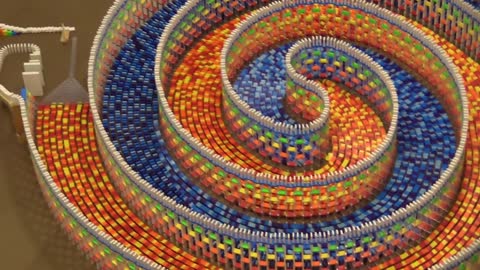 THE AMAZING TRIPLE SPIRAL (15,000 DOMINOES)