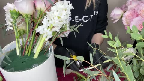 How to Make a Floral Arrangement in a Box | DIY Gift Box with Flowers