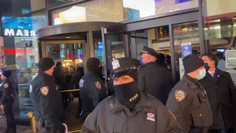 NEW YORKERS arrested after shutting down Olive Garden 14th Jan