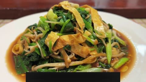 Cold spinach and enoki mushrooms