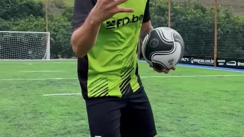 COMO FAZER O ECLIPSE! ⚽🌘 UM DOS MOVIMENTOS MAIS IRADOS DO FUTEBOL FREESTYLE