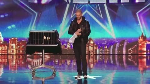 Darcy Oake's Unbelievable Illusions: The Complete Performance Collection