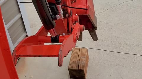 Kubota BH77 Hydraulic Thumb Conversion