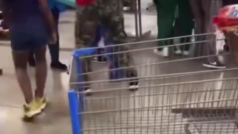 Black Family Brawl at Walmart in Los Angeles