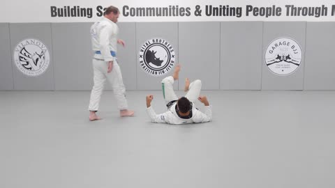 Double Arms Under Sweep Holding Collar