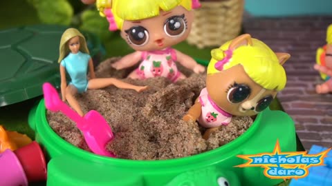 Playing in the Wet Sand with Stacy and Beautiful Dolls