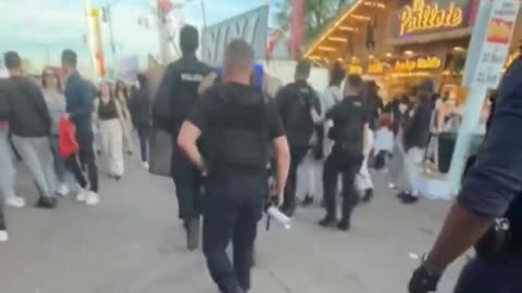 French police in Paris forced to retreat due to a crowd of very aggressive