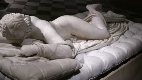 Sleeping Hermaphroditus - Musée du Louvre & Galleria Borghese