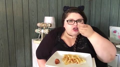 Amberlynn Reid enjoys Pasta