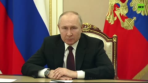 President Putin speaks to Ukrainian military.