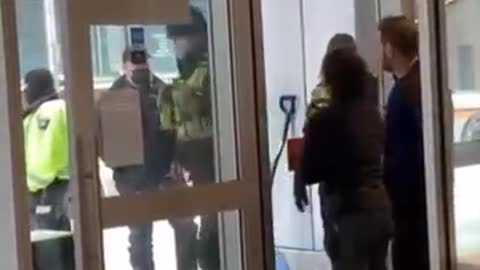 Police Intimidation @ Ottawa Cafe "Don't Open The Door!" Kyle Cardinal Feb.20 2022 #irnieracingNews