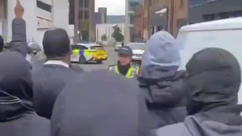 Screams of "allahu akbar" as mobs of masked immigrants run around Sheffield