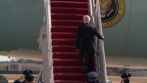 Biden fails Air Force steps