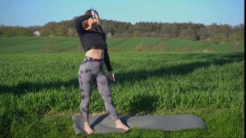 CALMING YOGA IN THE NATURE ☀️