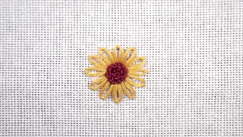 Daisy Flower Beginner EmbroideryTutorial - Simple and Easy