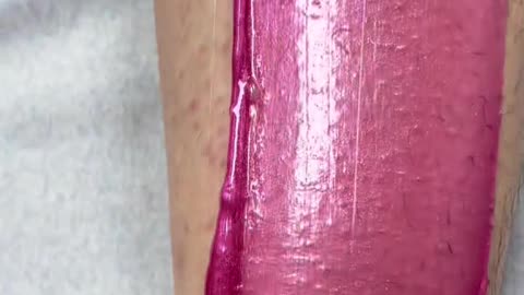 Leg Waxing Tutorial with Sexy Smooth Tickled Pink Hard Wax | By @strippedtweeze