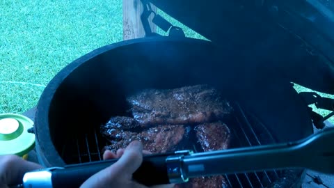 Grilling Sirloin Steaks On the Big Green Egg