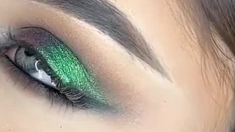 Viral Arabic makeup 2024