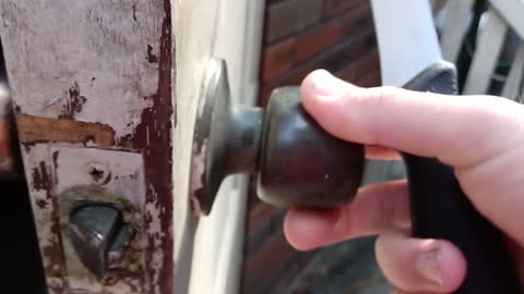 Hack Trick - How to open your shed door in an emergency when key is locked inside