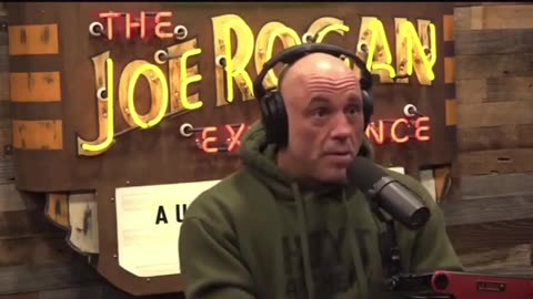 Joe Rogan and Aaron Rodgers talk about UFOs