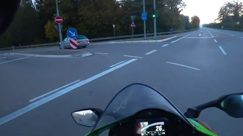 Kawasaki ZX - 10 r high-speed Germany is not the speed limit