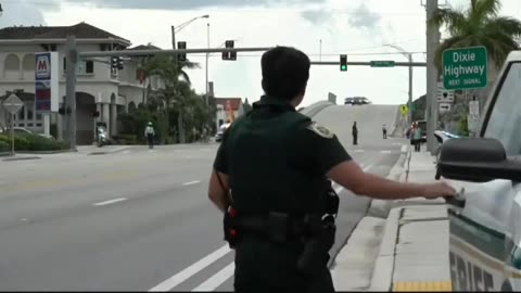 Trump's motorcade has just left Trump International Golf Club in West Palm Beach