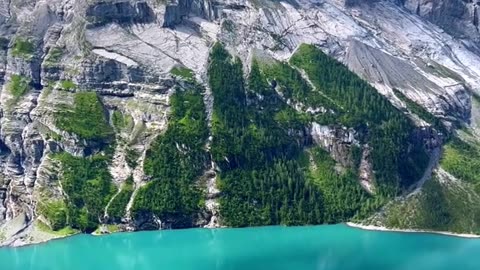 📍Oeschinensee, Switzerland🇨🇭