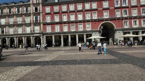 walking tour madrid city