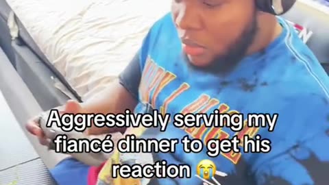 Serving food aggressive video 😂😂