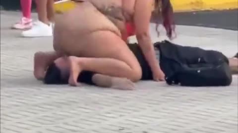 Theyre Very Freaky BBW Chick Was Riding Mans Face In Public