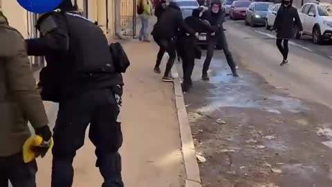 Some of the russian chanting “no war" on streets