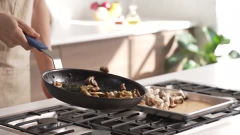 Misen Preseasoned Carbon Steel Pan