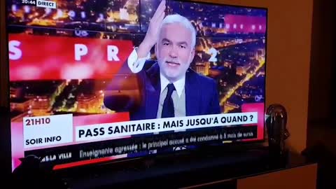 Pascal Praud invite toutes les personnes victimes d'effets secondaires du vaccin à venir témoigner.