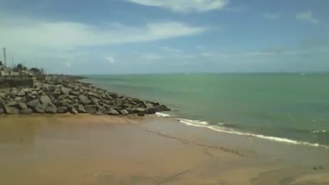 Recording the coastal part of the beach, calm waves, a beautiful place [Nature & Animals]