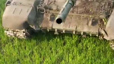 #Ukraine_ This Russian T-72B3 Obr. 2016 tank was halted in the picturesque fields of East Ukraine.