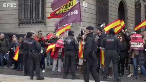 Afines a VOX y separatistas juntos contra "hijo puta" Pedro Sánchez