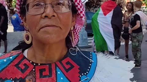 Indígena Maya de México en Nueva York marcha en apoyo a las personas Indígenas Palestinas.