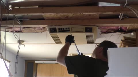 Goose Neck Trailer Ceiling Demo