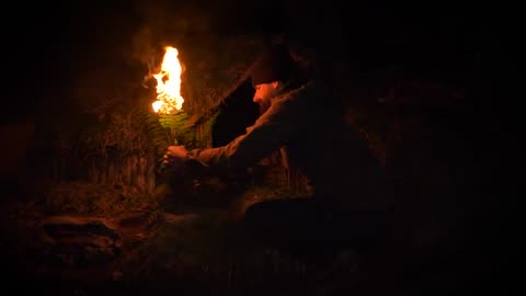 "Solo Overnight in an Earth Shelter: Bushcraft, Cooking, and Forest Exploration"