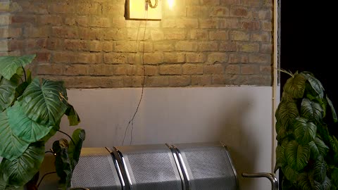 Making a Wall Lamp Out of Scrap Metal & Chain