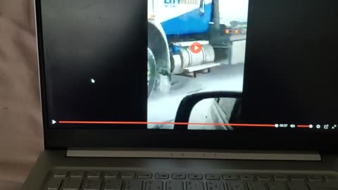 CANADIAN GOV HIRE TOW TRUCKS TO REMOVE TRUCK DRIVERS PROTESTING JABB MANDATES