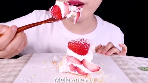 ASMR STRAWBERRY WHIPPED CREAM CAKE EATING SOUNDS